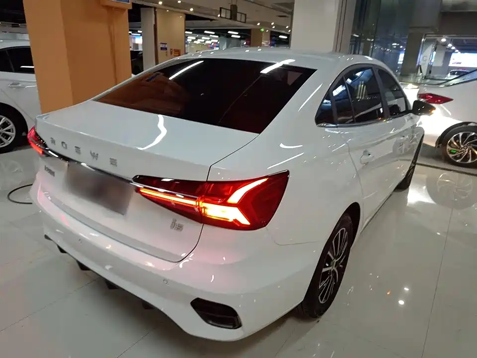 Roewe i5