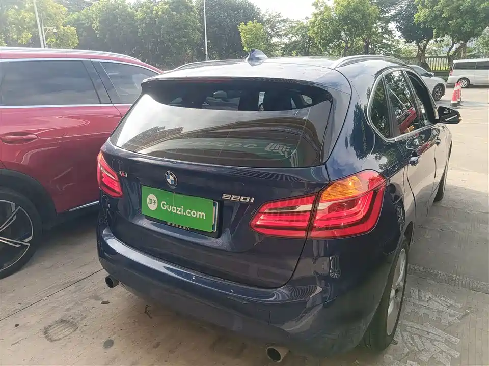 BMW 2 series station wagon