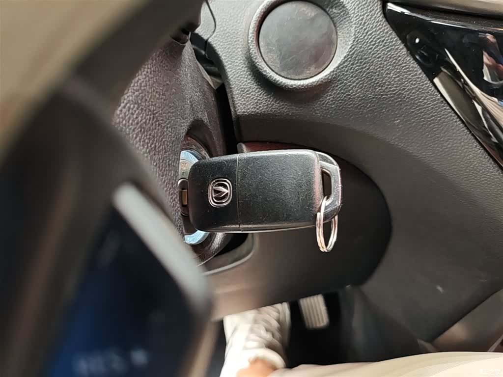 Changan CS15, 2018 9