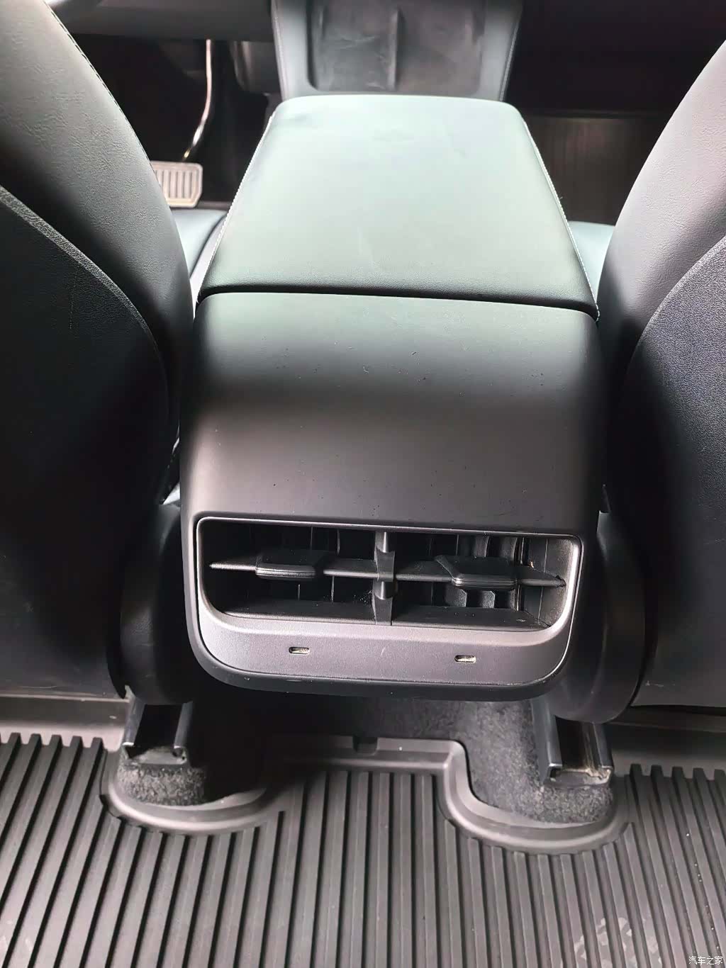 Tesla Model Y, 2023 10