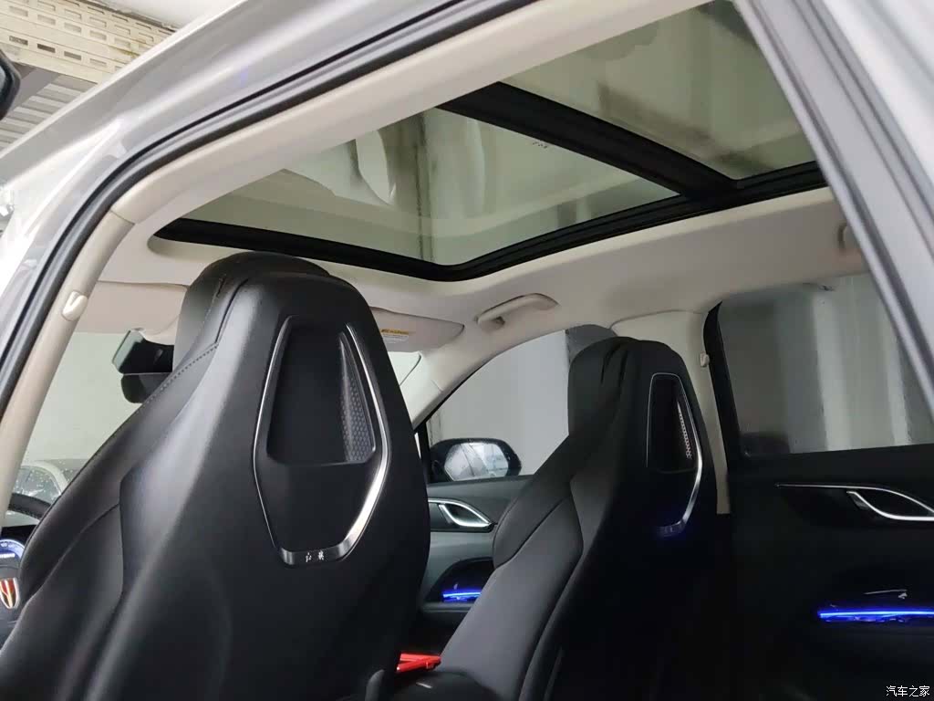 Hongqi HS3, 2025 14