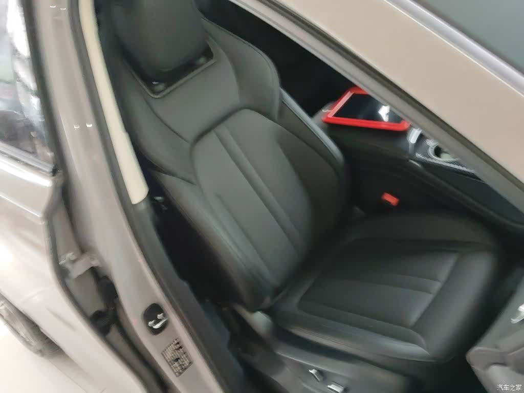 Hongqi HS3, 2025 20