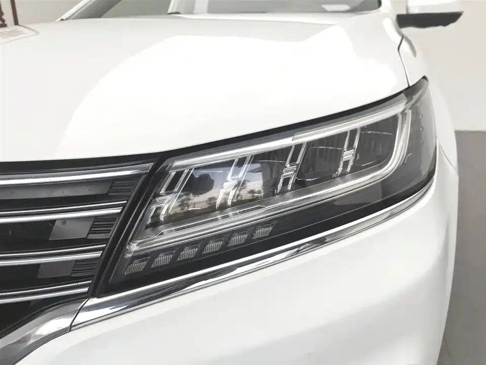 Roewe RX5