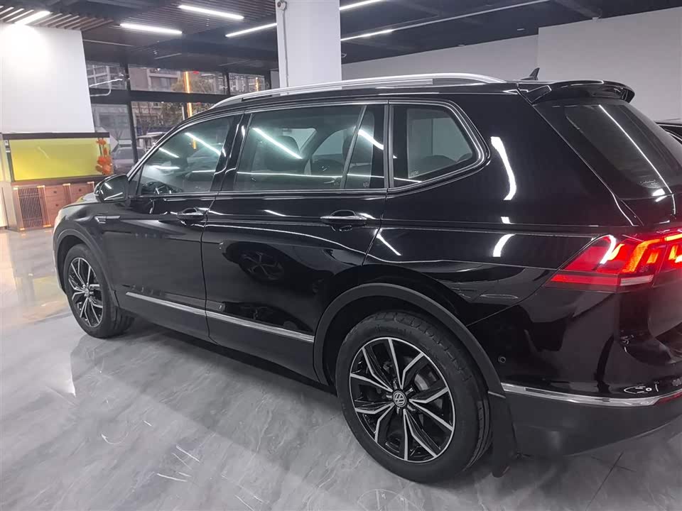 Volkswagen Tiguan L