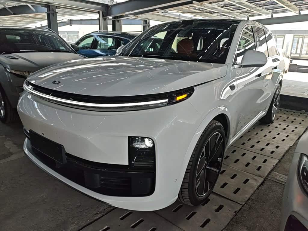 Li Auto L8