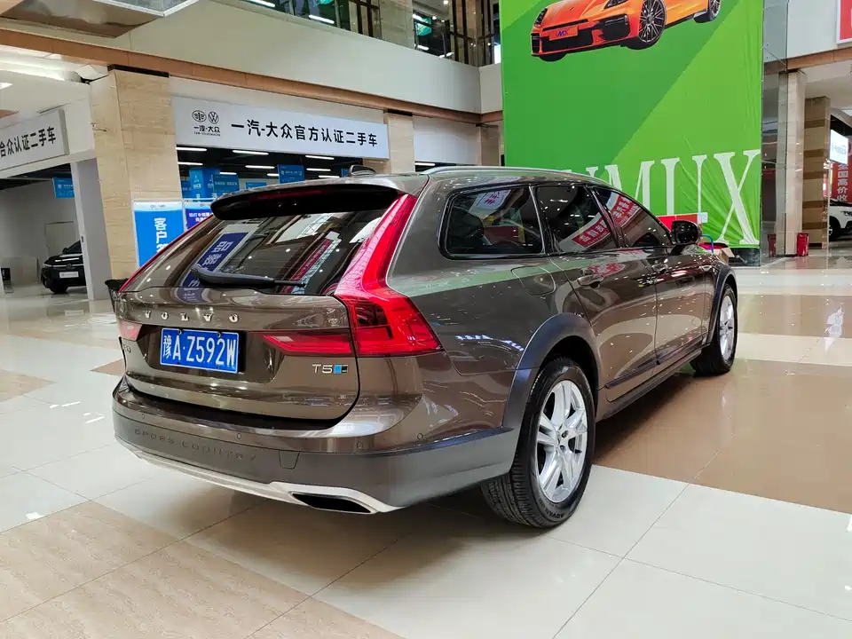 Volvo V90