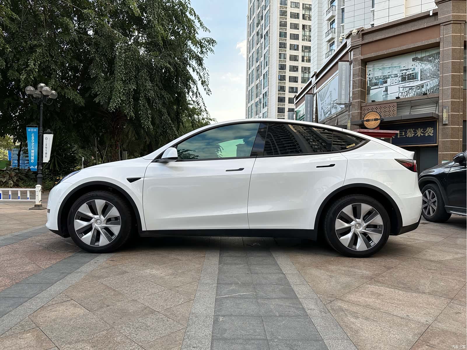 Tesla Model Y, 2022 4