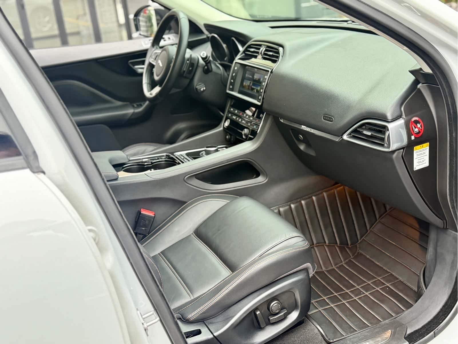 Jaguar F-PACE, 2016 15