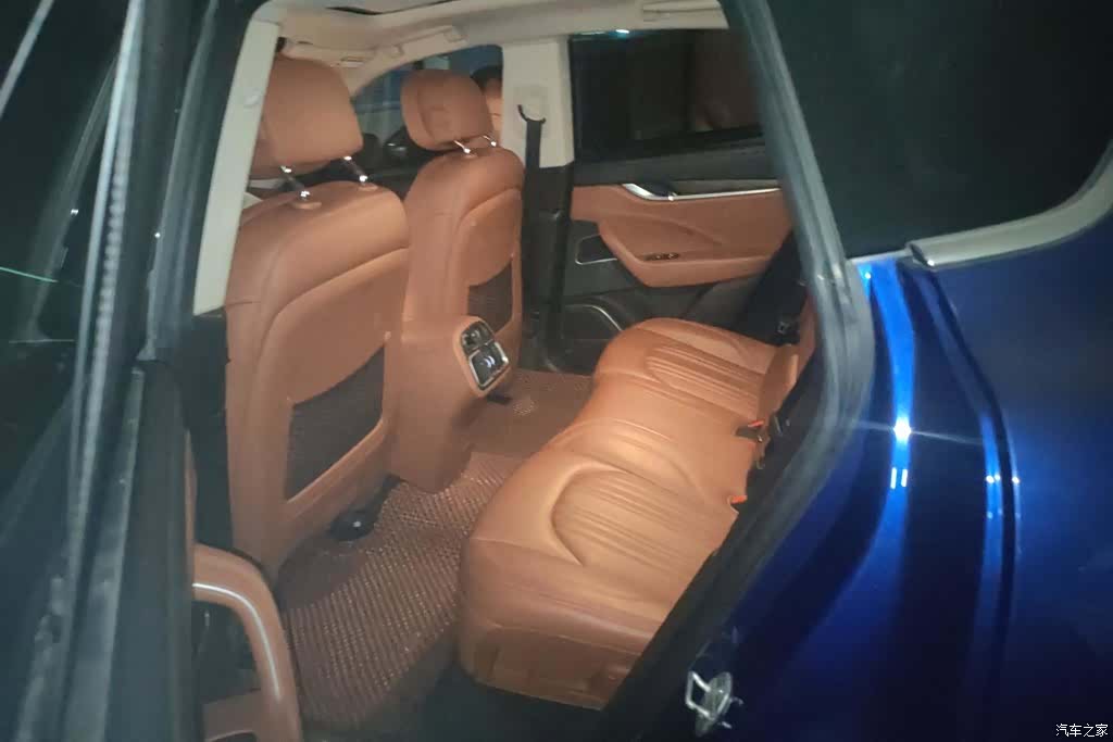 Maserati Levante, 2017 11