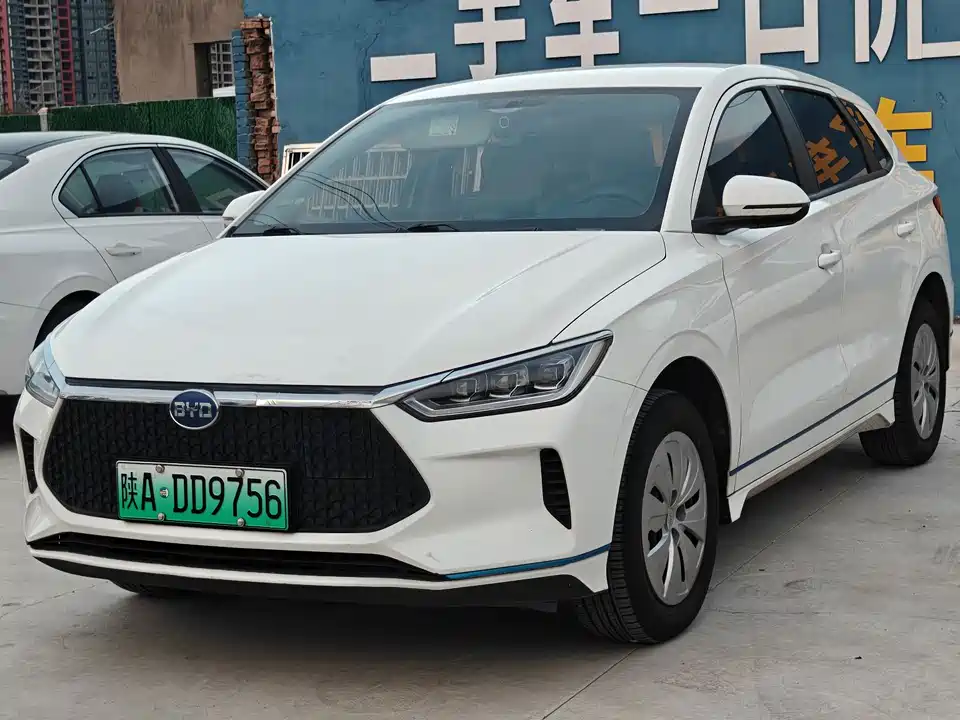 BYD e2