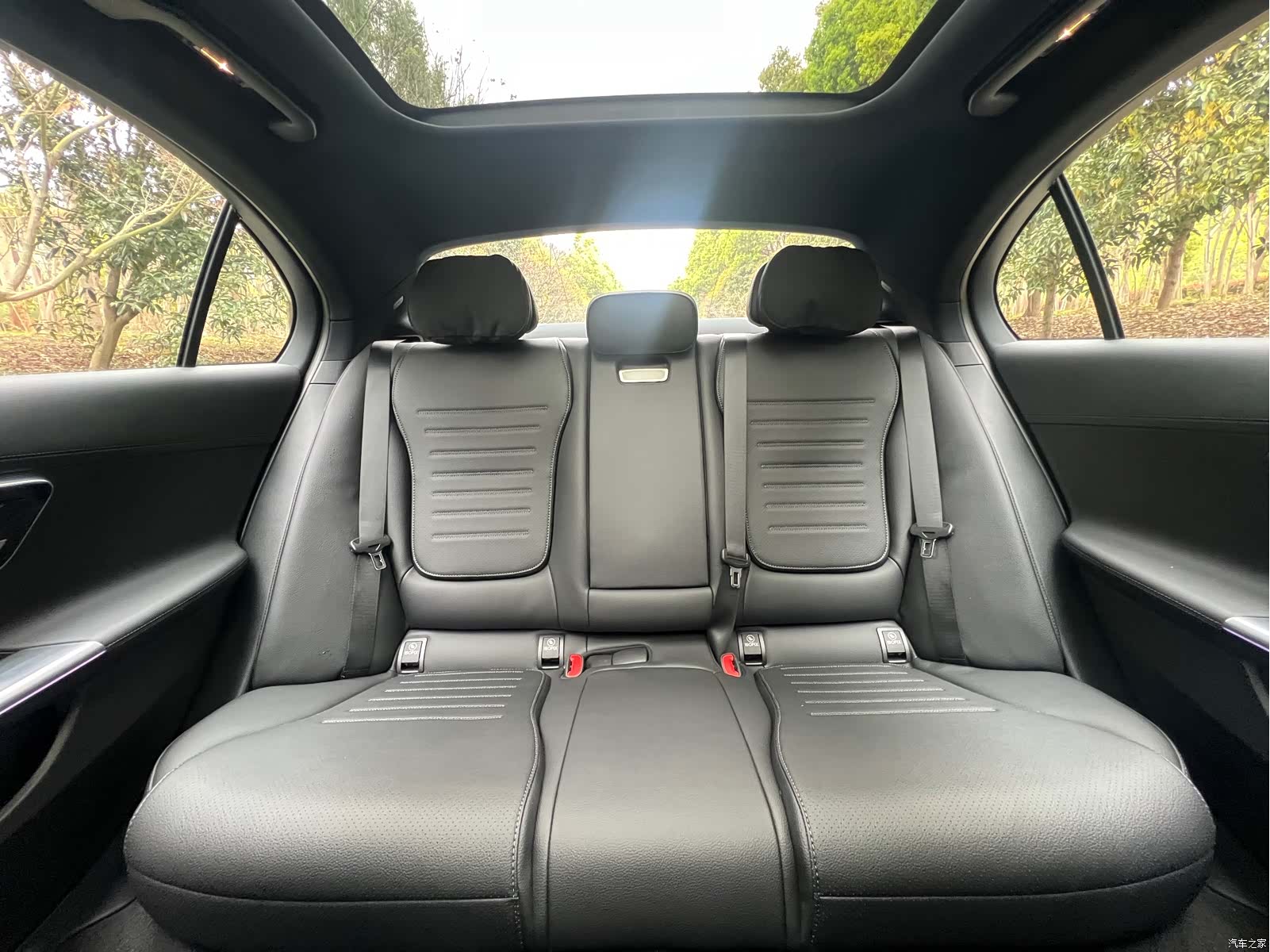 Mercedes-Benz C-Class, 2026 22