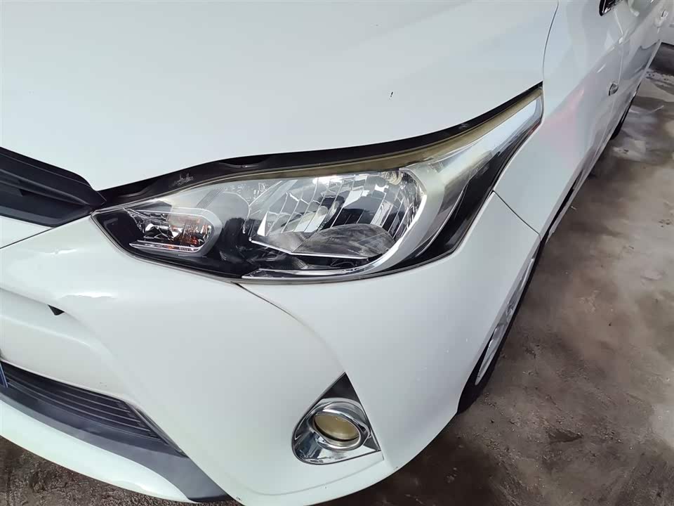 Toyota YARiS L to enjoy