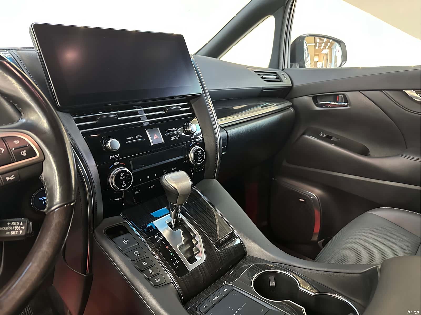Lexus LM, 2021 19