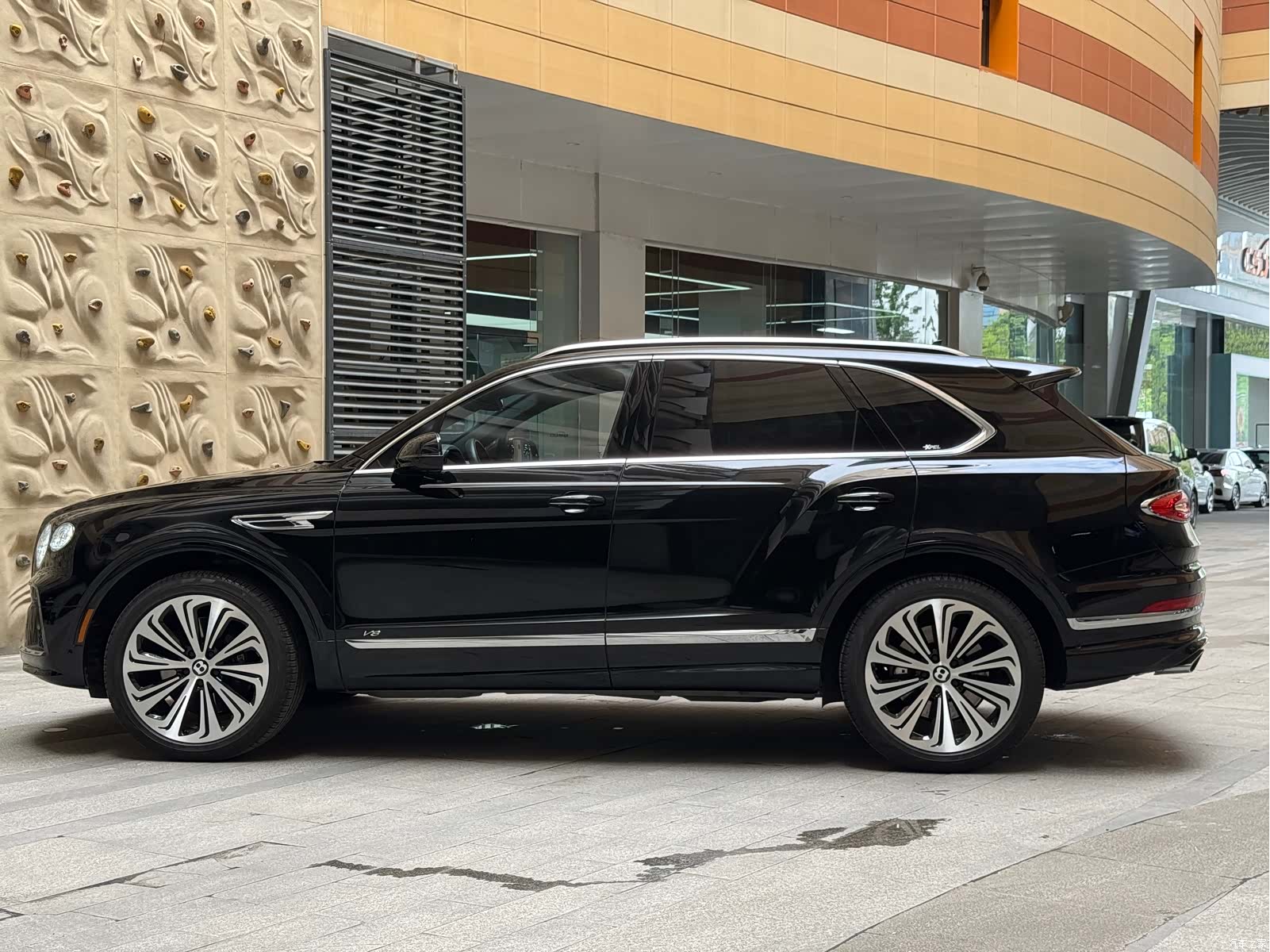 Bentley Bentayga, 2022 4