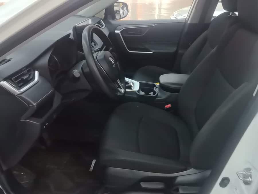 Toyota RAV4 2025, фото 14