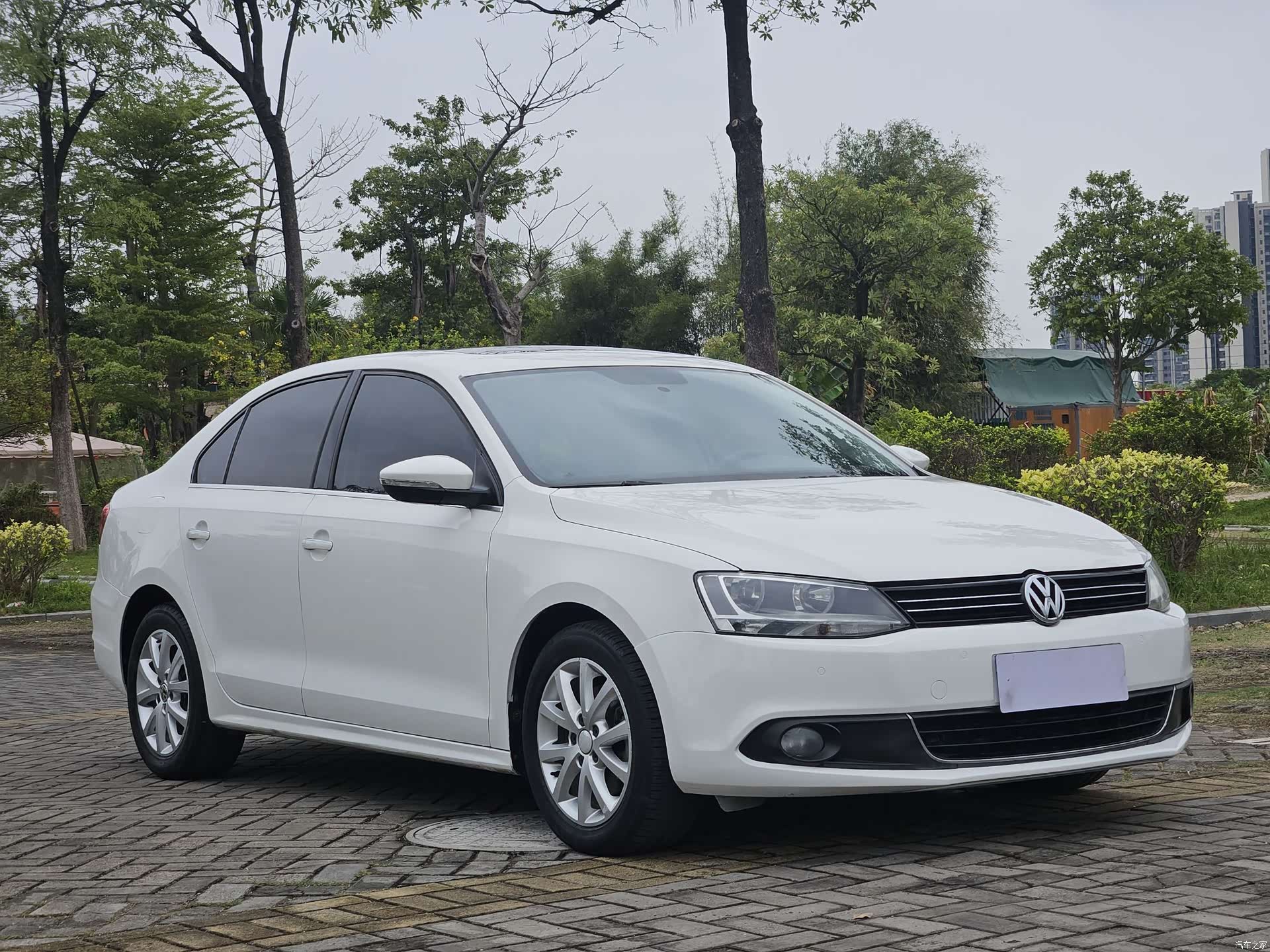 Volkswagen Sagitar, 2012 3