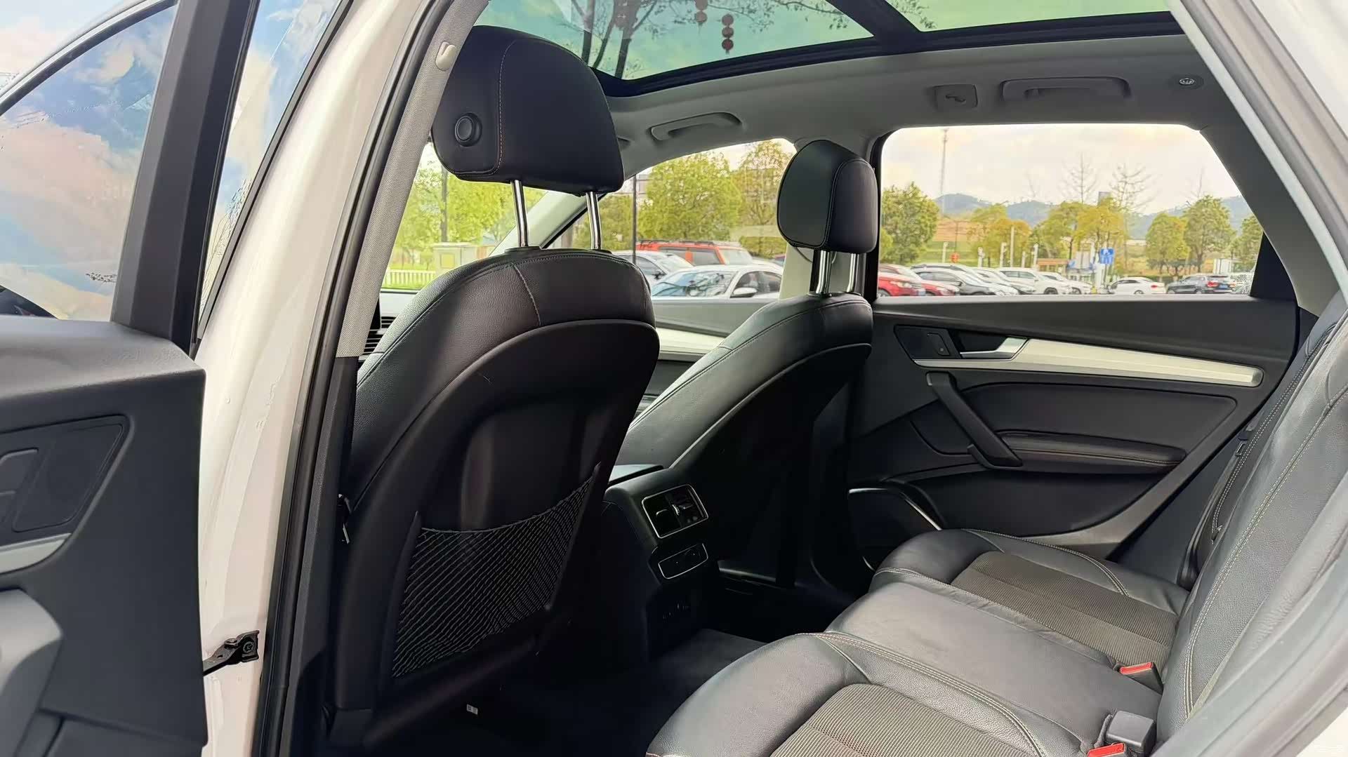 Audi Q5L, 2019 все фото