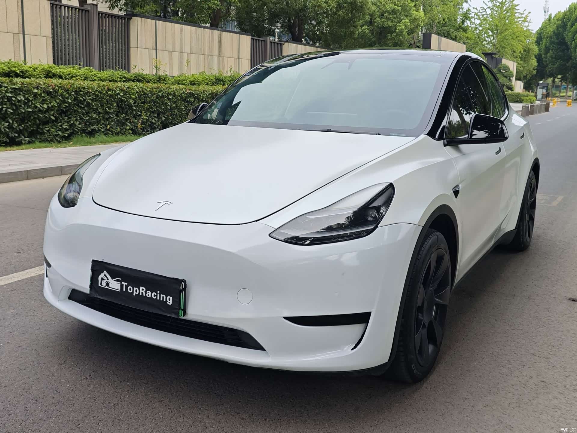 Tesla Model Y, 2022 1