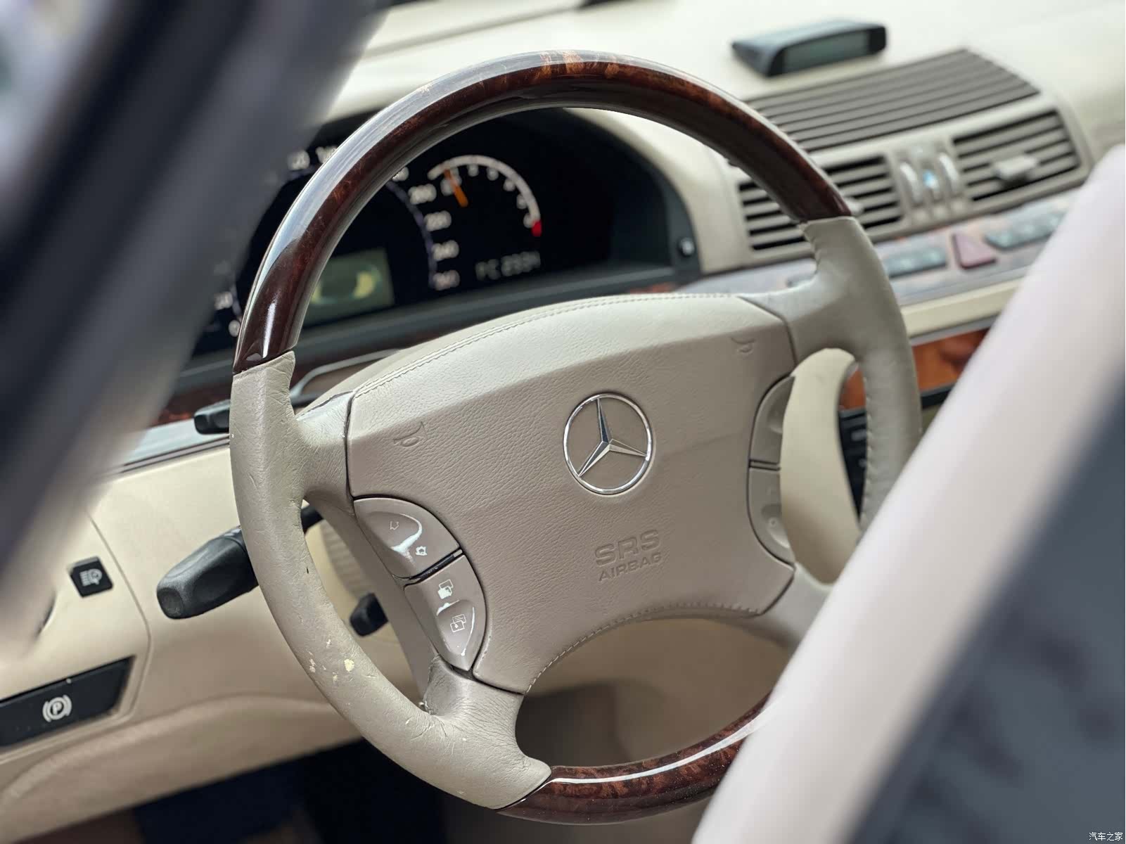 Mercedes-Benz S-Class, 2005 4