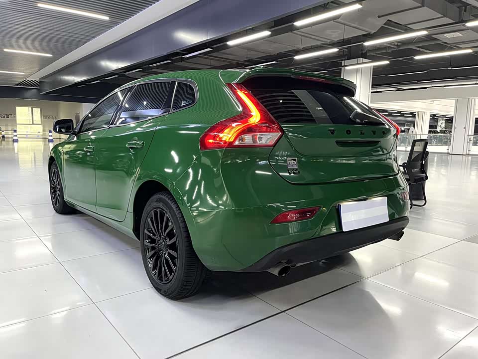 Volvo V40
