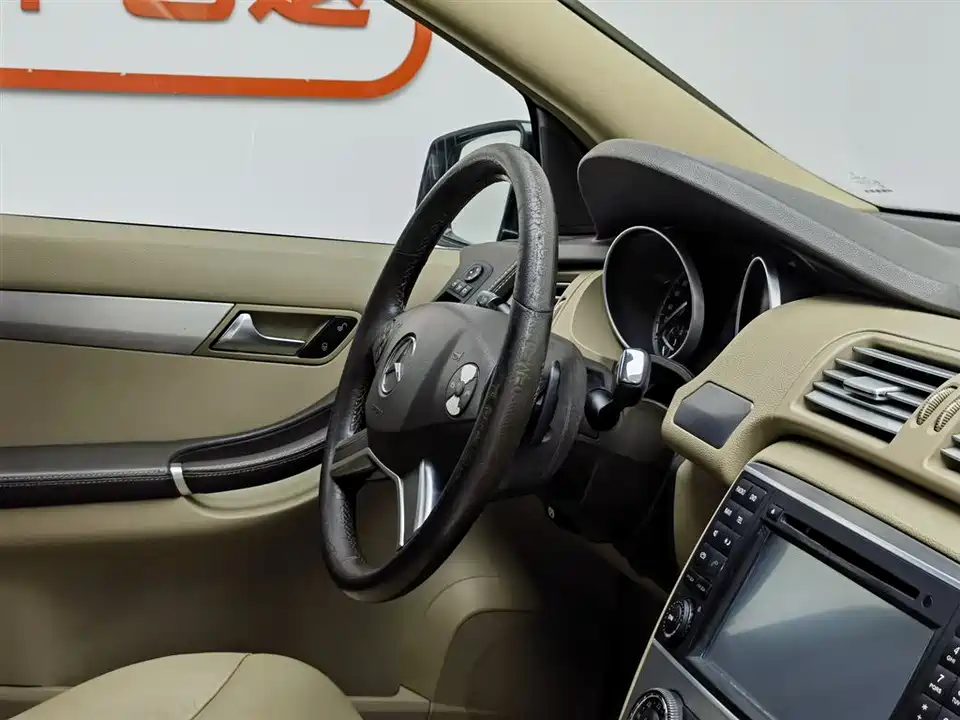 Mercedes-Benz R-class
