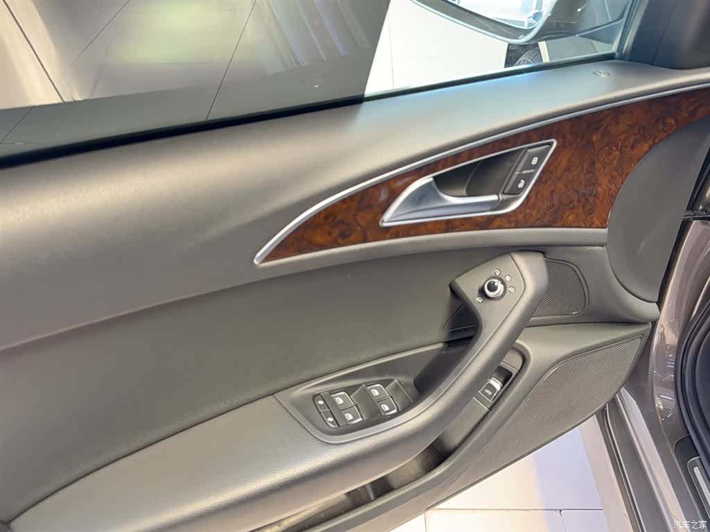 Audi A6L, 2018 4