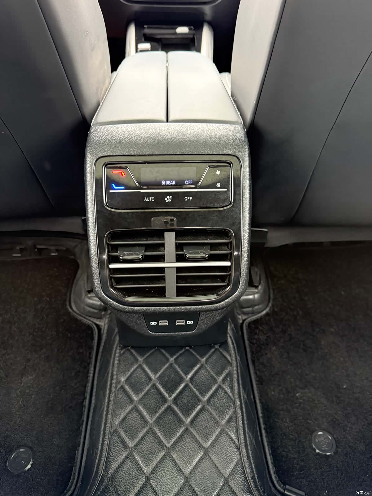 Volkswagen Passat, 2025 11