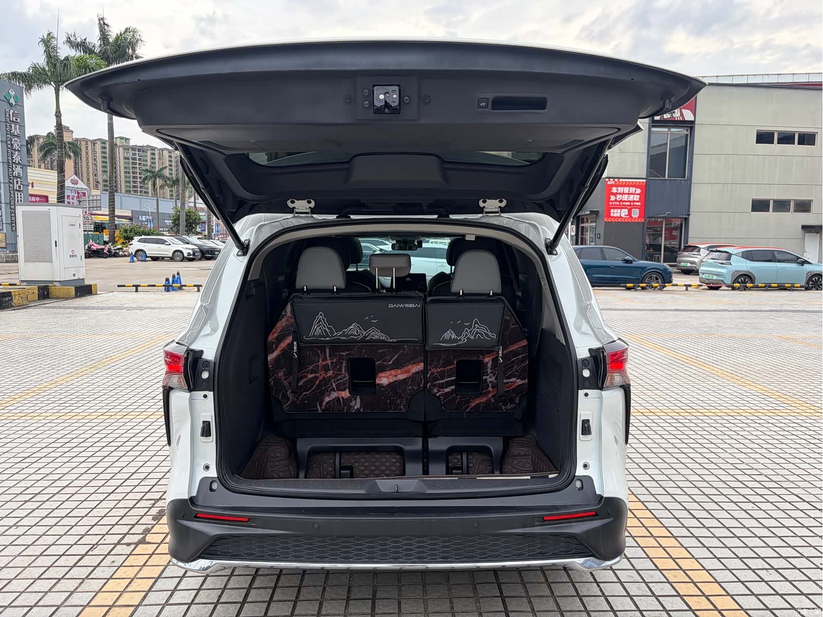 Toyota Granvia, 2024 31