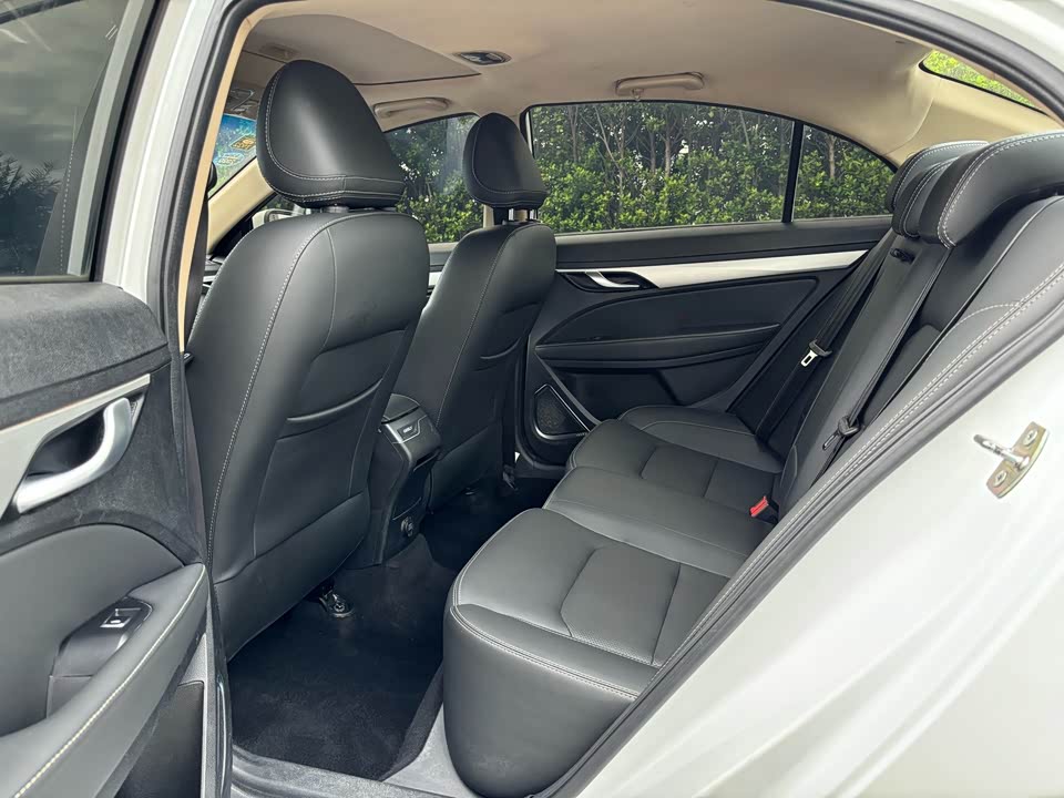 Geely Emgrand Geely Emgrand