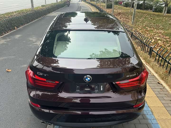 BMW 5 Series GT 2014 528i Leading