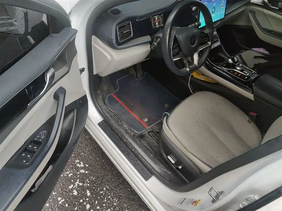 BYD Qin Yuan BYD Qin Yuan