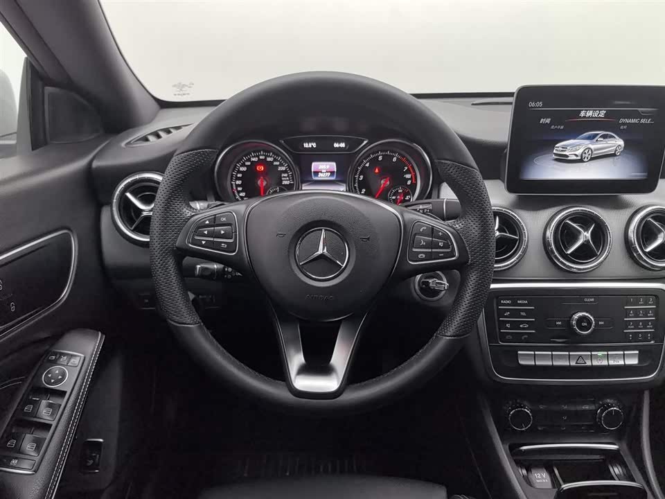 Mercedes-Benz CLA