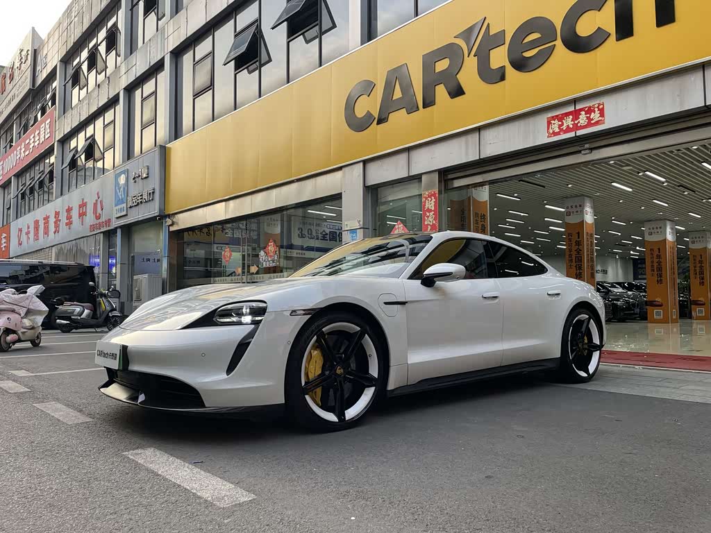 Porsche Taycan