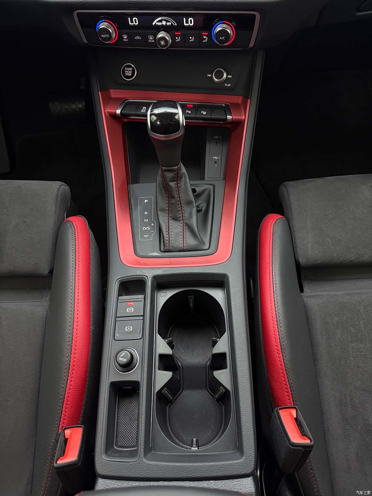 Audi Q3, 2022 11