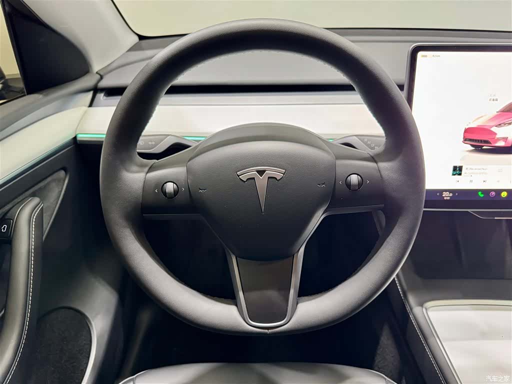 Tesla Model Y, 2025 14