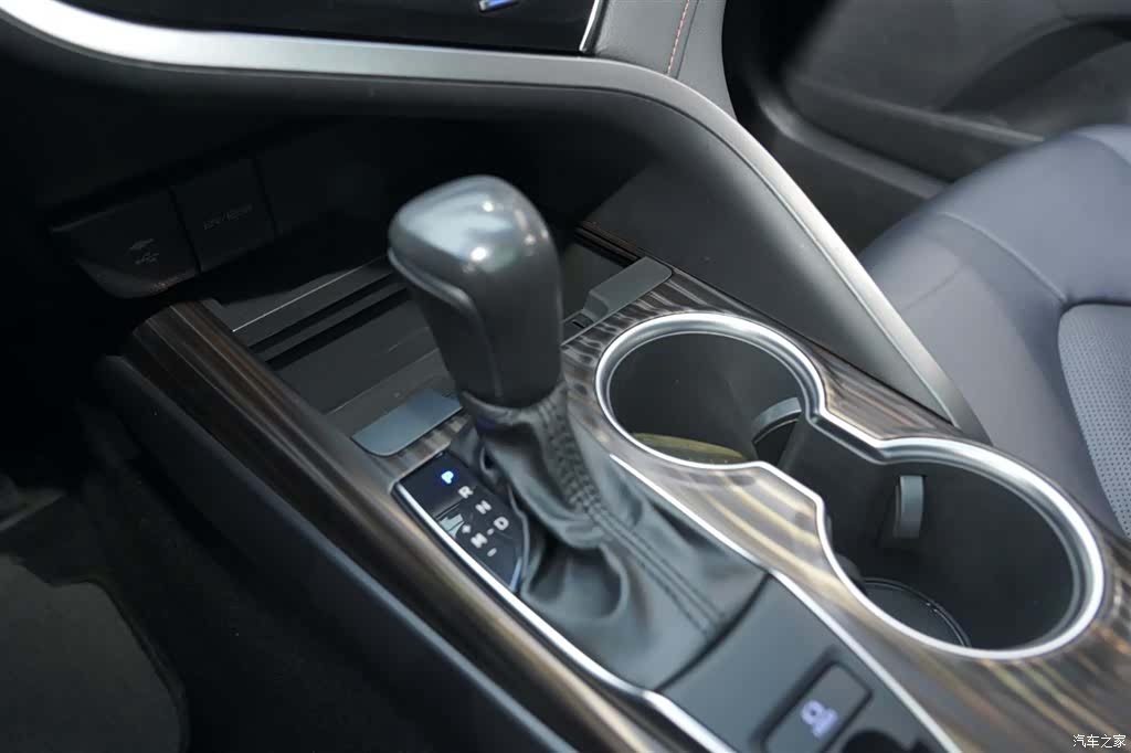 Toyota Camry, 2020 9