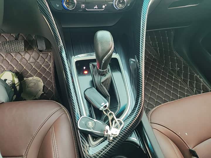 Buick GL6 2019 18T 6 seats hu lian Люкс China VI
