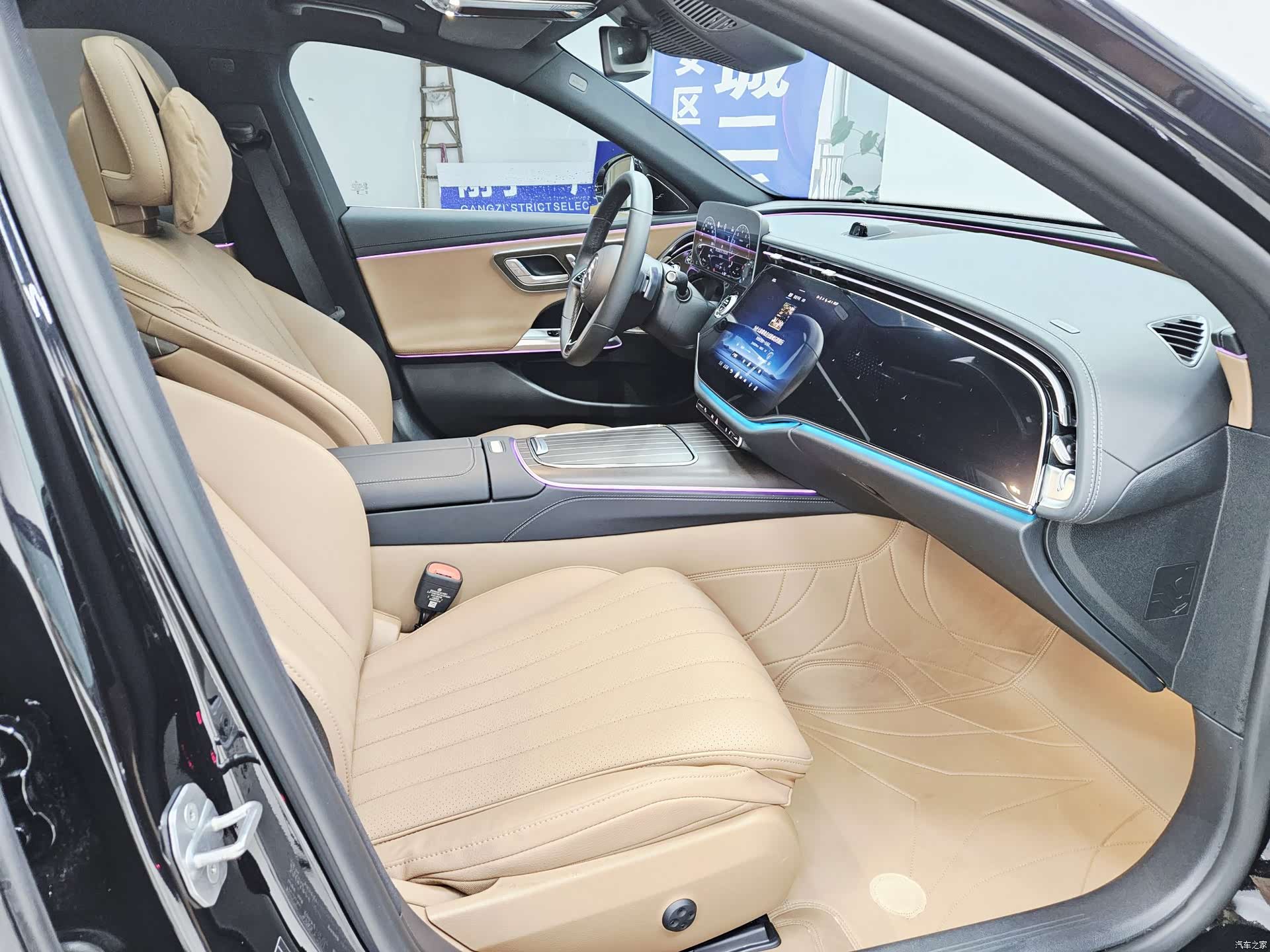 Mercedes-Benz E-Class, 2025 10