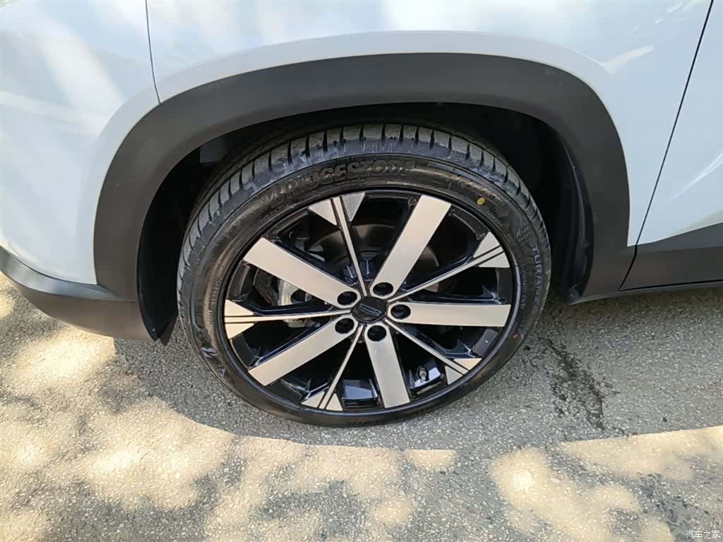 Geely Icon, 2023 23