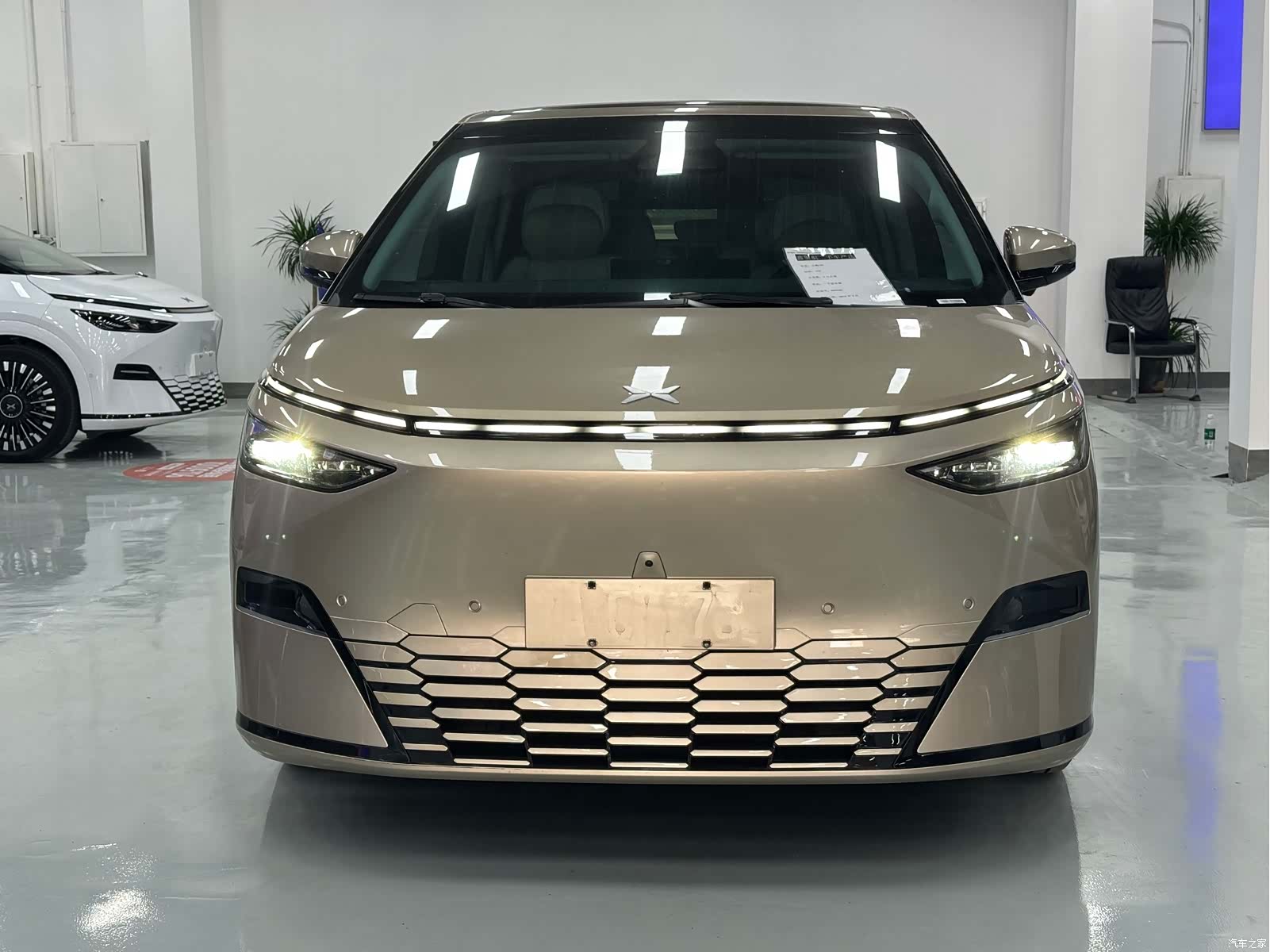 Xpeng X9, 2024 3