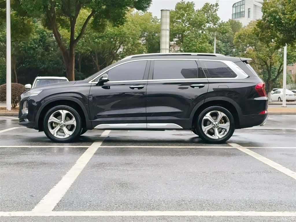 Hyundai Santa Fe, 2020 3