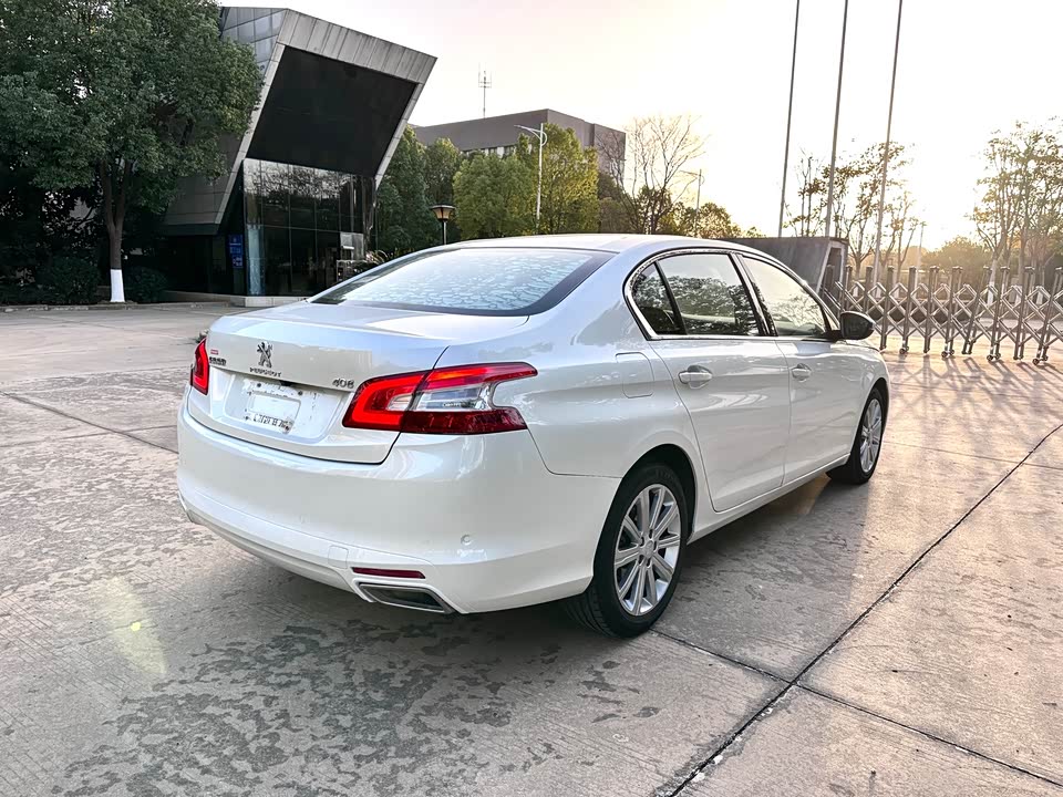 Peugeot 408