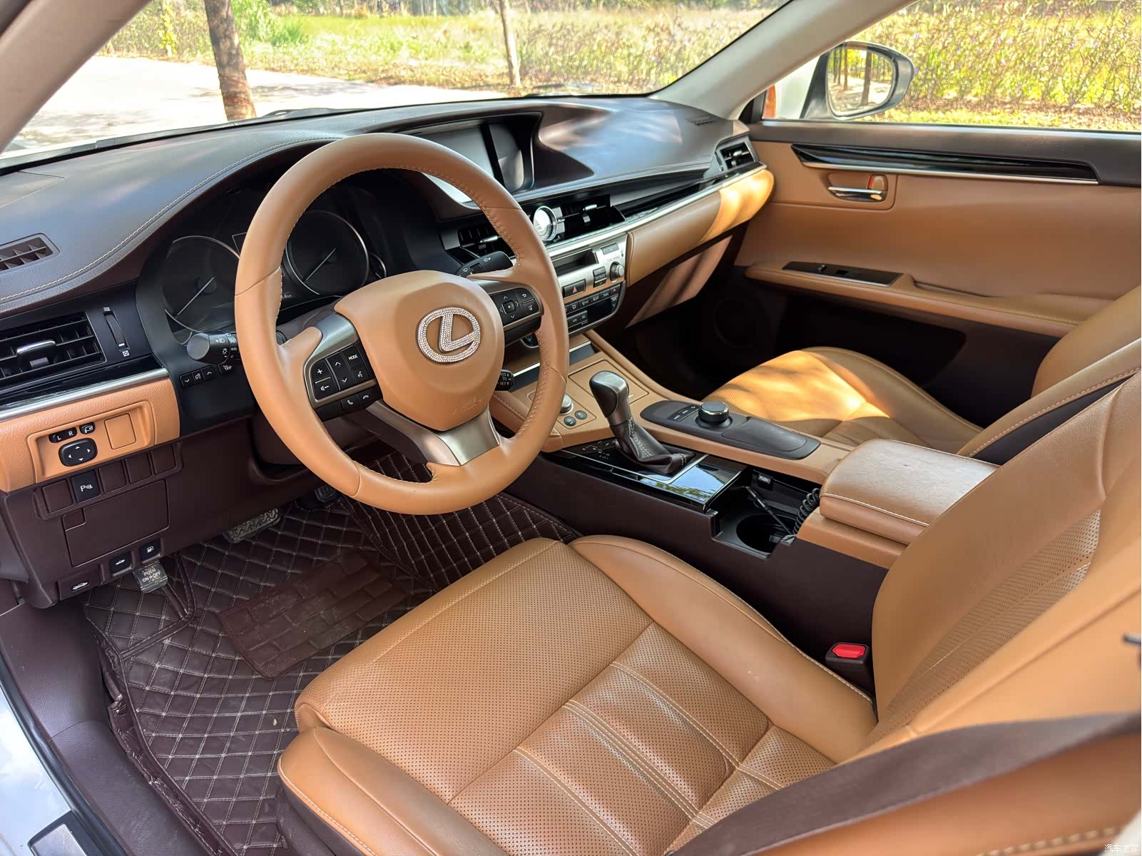 Lexus ES, 2017 все фото