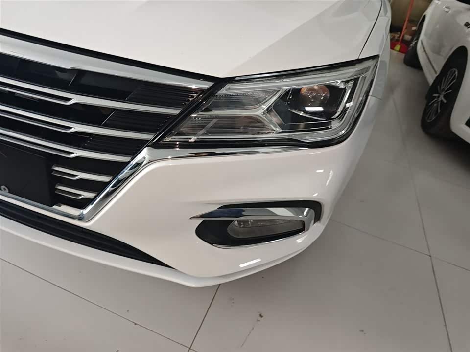 Roewe i5