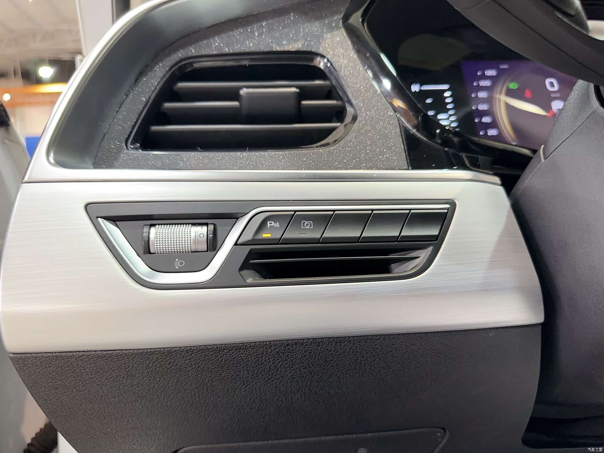 Geely Xingyue, 2020 27