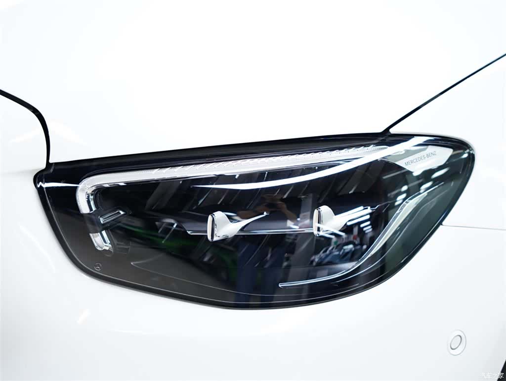 Mercedes-Benz E-Class, 2024 14