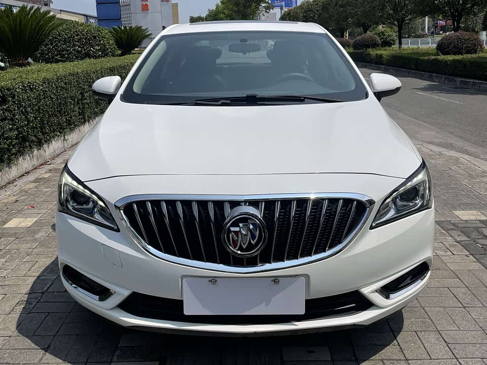 Dongfeng Enshi Car