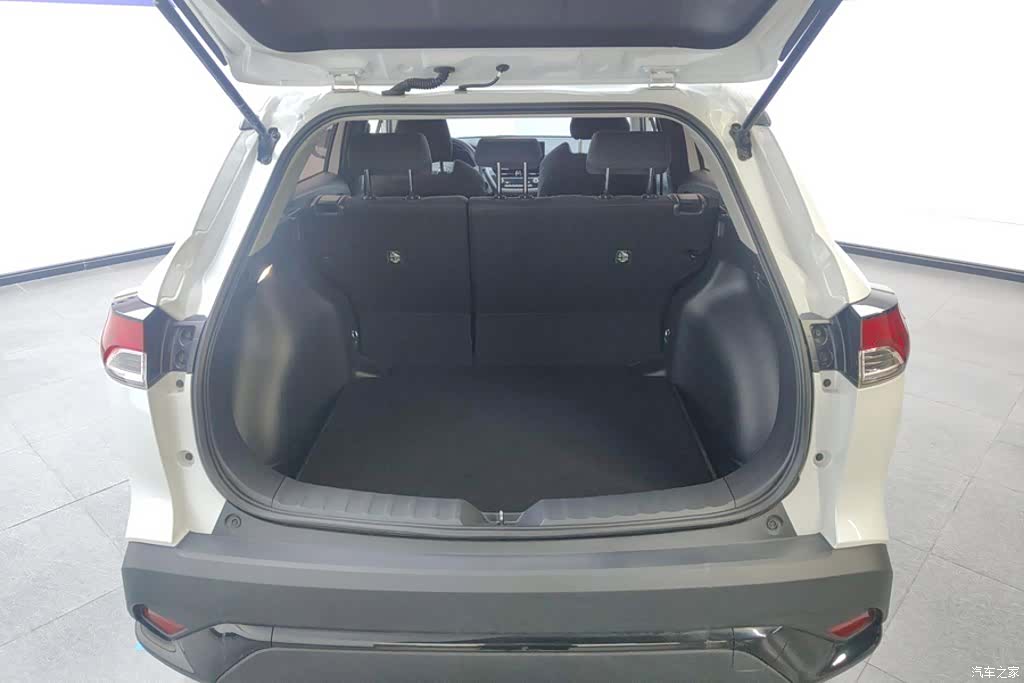 Toyota Frontlander, 2024 4