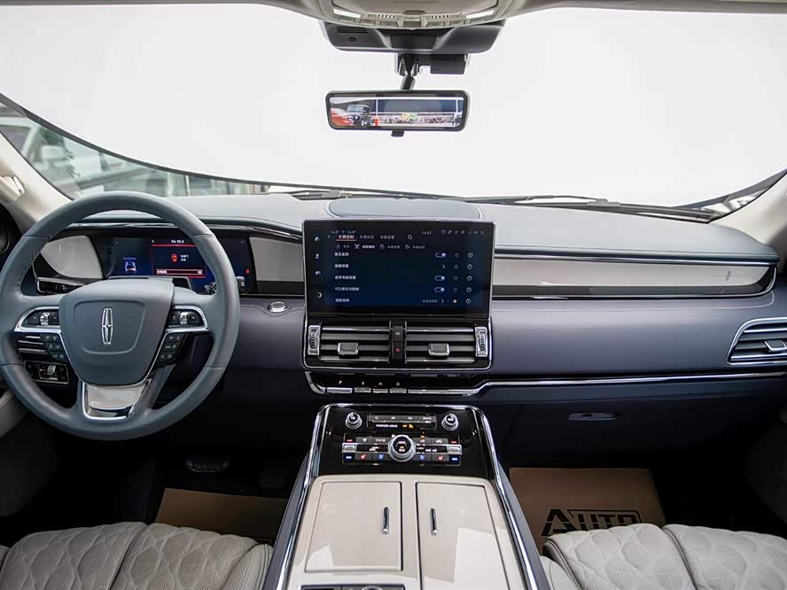 Lincoln Navigator One