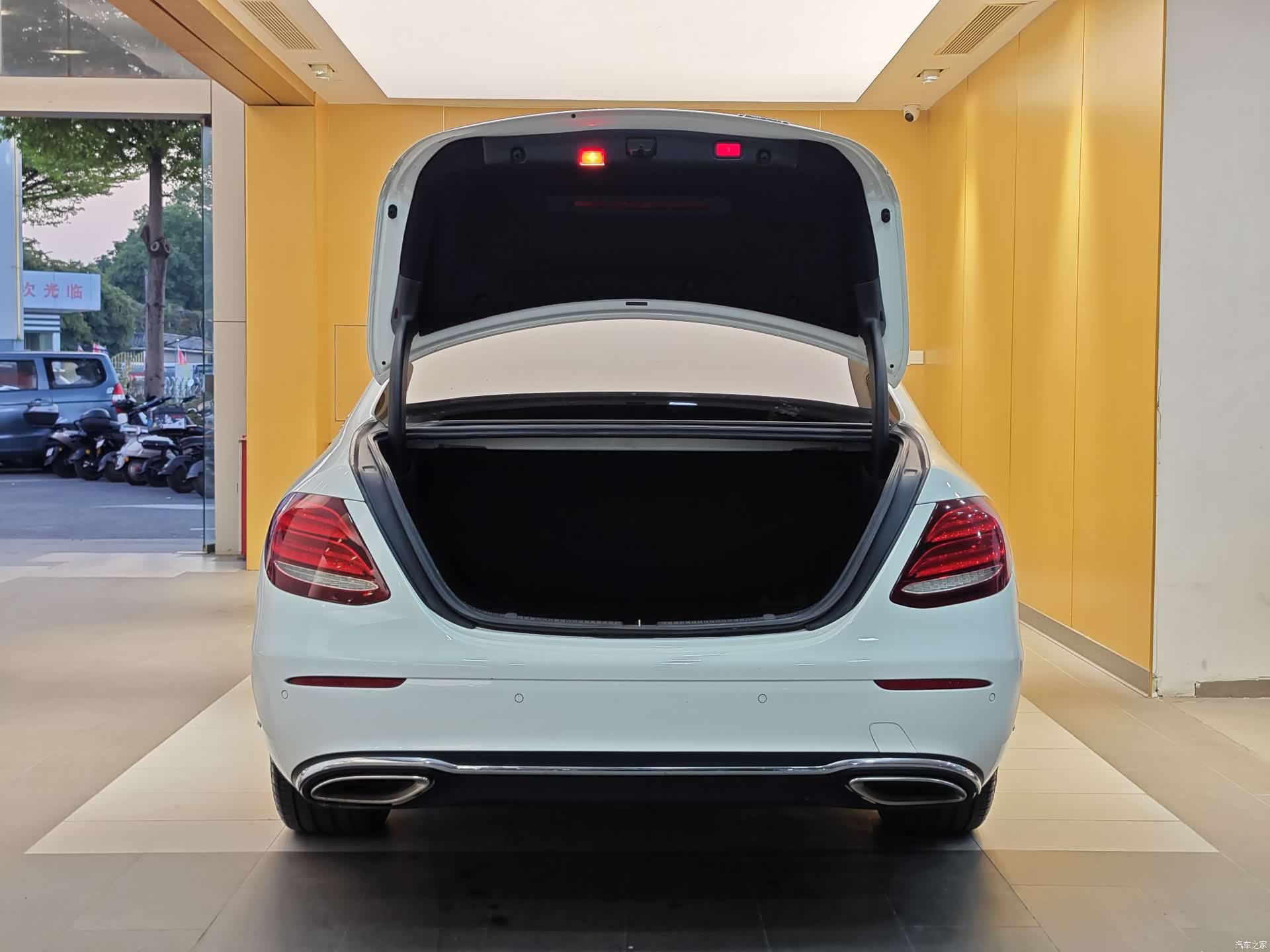 Mercedes-Benz E-Class, 2017 29